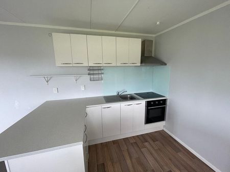 Sunny 1 Bed, Views, Power and Water Included - Photo 2