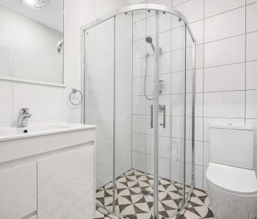 Charming Three Bedroom Family Home - Photo 6