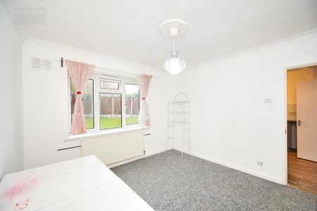 5 bedroom semi-detached house to rent - Photo 4