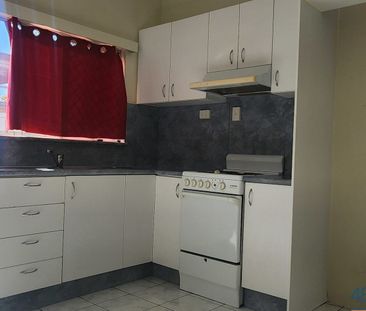 2 bedroom with a Bath! - Photo 3