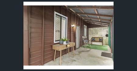 MODERN COTTAGE LIVING ON THE RANGE! - Photo 5