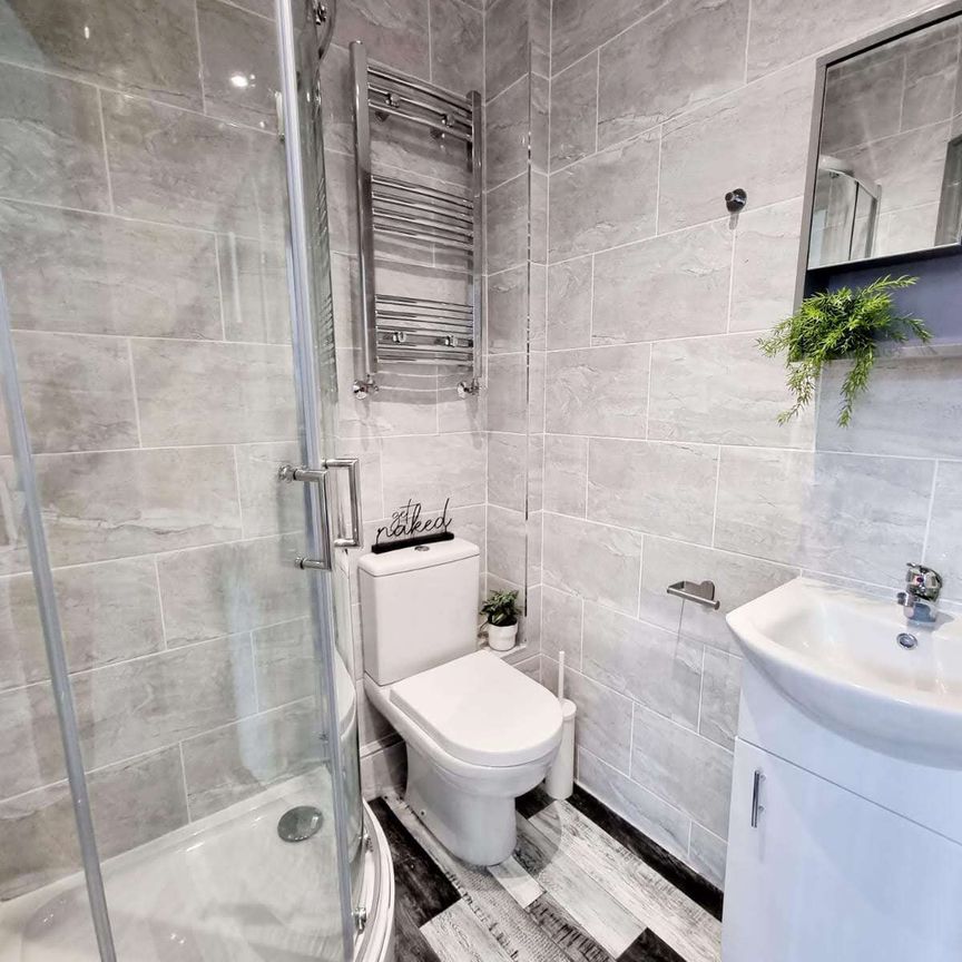 Beautiful newly renovated 6 bedroom house share - Photo 1
