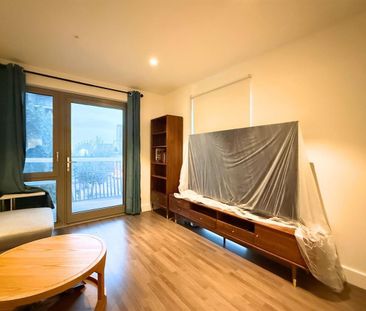 2 Bed Flat, Rathbone Market, E16 - Photo 2