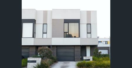 Modern Family Living in a Prime Lifestyle Location - Photo 4