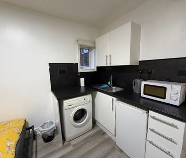 Studio Flat, Mill Lane, NW6 - Photo 2
