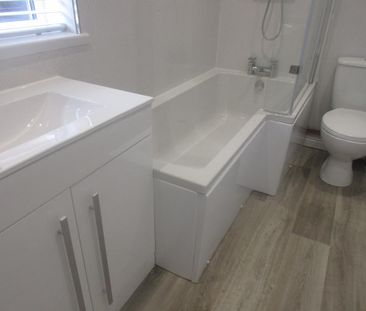 2 bedroom terraced house to rent - Photo 3