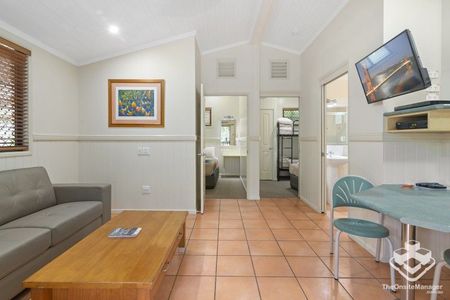 Gold Coast Short Term Rental Accommodation, Lorikeet Lodge, Min 4 week stay, Fully Furnished - Photo 5