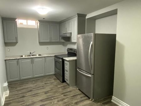 For Lease - 90 Peace Valley Crescent, Brampton, Ontario - Photo 2