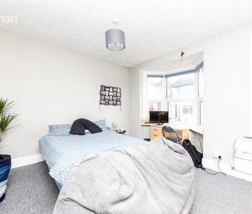 4 bedroom end of terrace house to rent - Photo 1