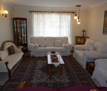 ROSSMOYNE HIGH SCHOOL ZONE! - Photo 1