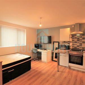 Flat 4 - 46 Rookery Road, Selly Oak, Birmingham, B29 7DQ - Photo 2