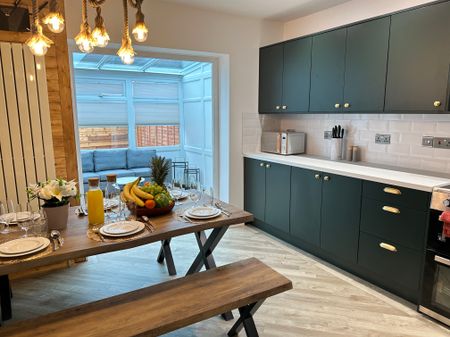 Luxury Rooms in Northeast Bristol - Shared Room 6 - Photo 2