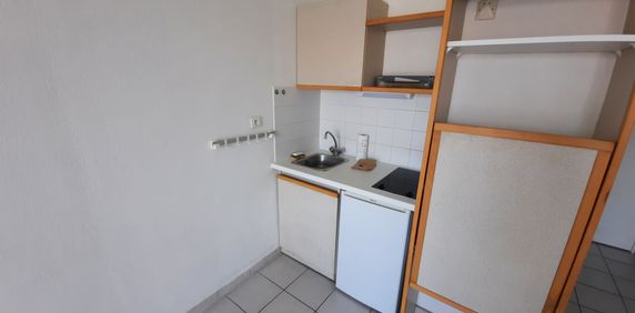Location Appartement 1 pièce 20m² MARSEILLE 5ème - Photo 2