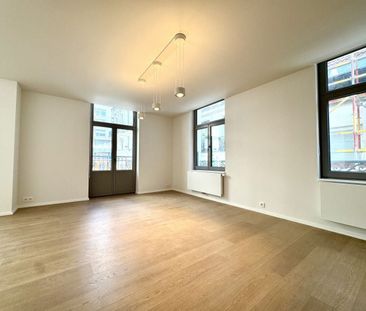 Appartement te huur in Brussel voor € 1.300 met 1 slaapkamer - Photo 2