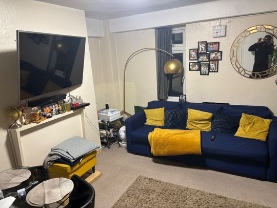 1 Bed Flat, Besant Court, N1 - Photo 1