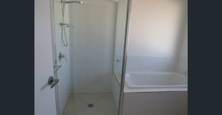 2 MODERN- LARGE TOWN-HOUSEs, Luxury Bayside Living With Location! Thornlands. - Photo 5