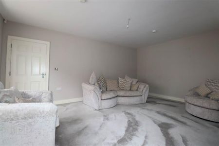 1 Sir Richard Wallace View, Lisburn, BT28 3NY - Photo 3