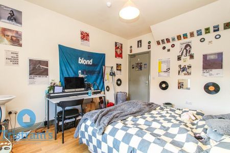 1 bedroom in a house share to rent - Photo 3