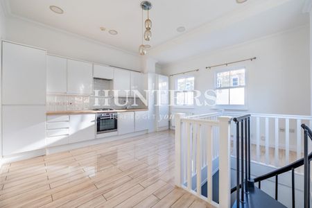 2 bedroom Flat To Let - Photo 3