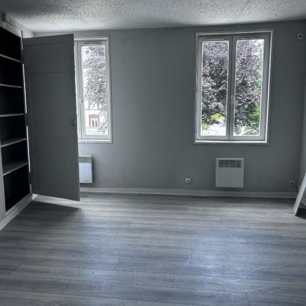 Location Appartement 3 pièces 62m² CAUDEBEC LES ELBEUF 76320 - Photo 1