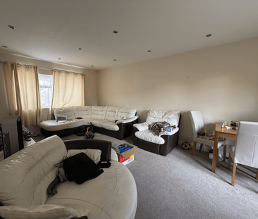 4 bedroom semi-detached house to rent - Photo 1