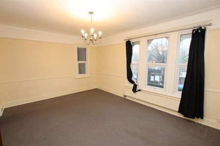 1 bedroom Flat to let - Photo 5