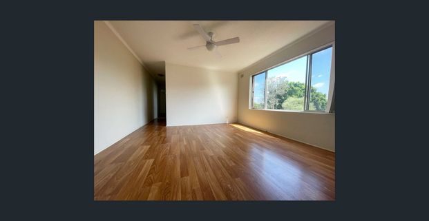 Stunning Apartment In Prime Location - Photo 1