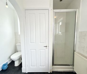 1 Bedroom Room To Let - Photo 1