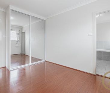 Spacious 5-Bedroom House for Rent in Box Hill&excl;&ast;&ast; - Photo 2