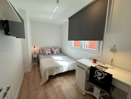 Calle de la Genciana, Madrid, Community of Madrid 28039 - Photo 5