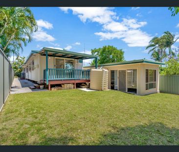 DUAL LIVING PLUS WORK FROM HOME OR EXTRA SPACE FOR FAMILY ACTIVITIE... - Photo 4