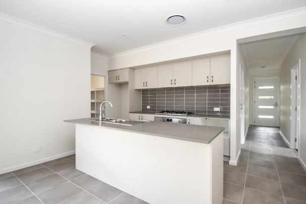 Spacious and Bright Family Home - Photo 1