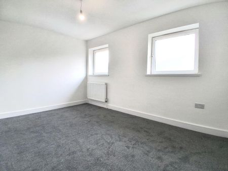 4 bedroom semi-detached house to rent - Photo 4