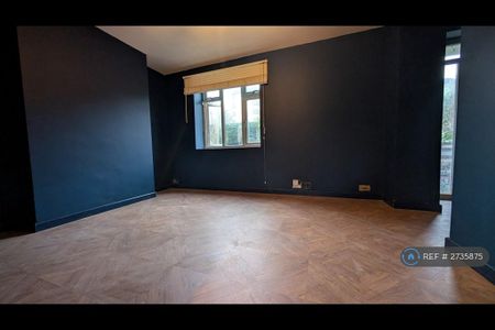 4 bedroom flat to rent - Photo 3