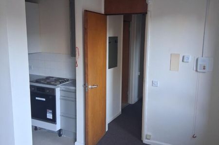 Thrawl Street – Flat 10 - Photo 2