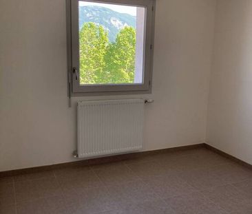 Location appartement Saint-Martin-d'Hères 38400 63.9 m² - Photo 3