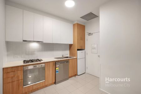 Unbeatable Inner City Convenience - Perfect Location - FURNISHED - Photo 5