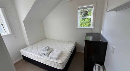 Ready to move in -Epuni Two Bedroom Furnished Home - Photo 5