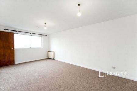2 bedroom apartment to rent Clarendon Road, Southsea, Hampshire, PO4 - Photo 5