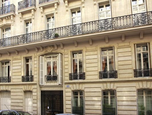 location Appartement T2 DE 66.5m² À PARIS - Photo 1