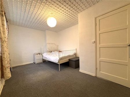 2 bedroom semi-detached house to rent - Photo 3