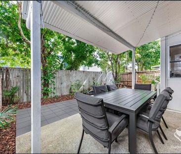 Townhouse in Secure Complex - Photo 3