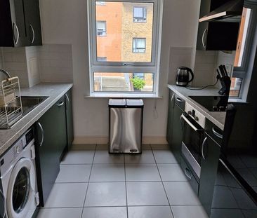 2 Bed Flat, Hither Green Lane, SE13 - Photo 1