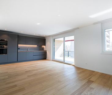 Grosszügige und sonnige Wohnung mit grossem Balkon (18m2) - Photo 2