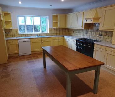 2 bedroom semi-detached house to rent - Photo 3