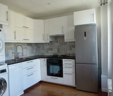 Location Appartement 2 pièces 46m² ENGHIEN LES BAINS 95880 - Photo 2