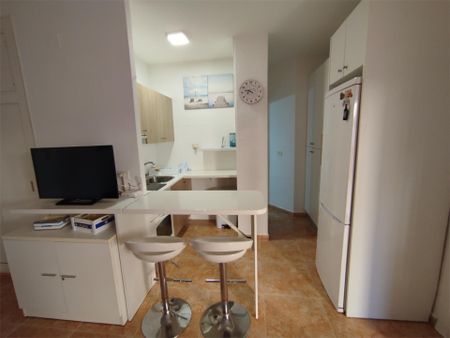 Planta baja de alquiler en Edificio Tesy Dos, 1, Entremares - Photo 3