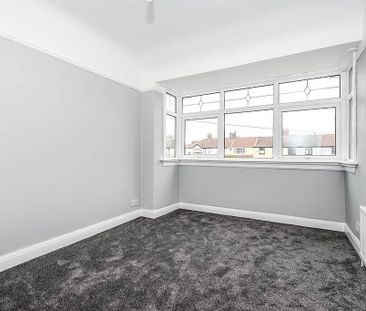 3 bedroom end of terrace house to rent - Photo 4