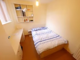 4 Bed - 33 St Chads Drive, Headingley, Leeds - LS6 3PZ - Student - Photo 2