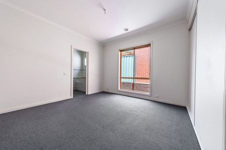 3/32 Race Street, Flora Hill - Photo 2